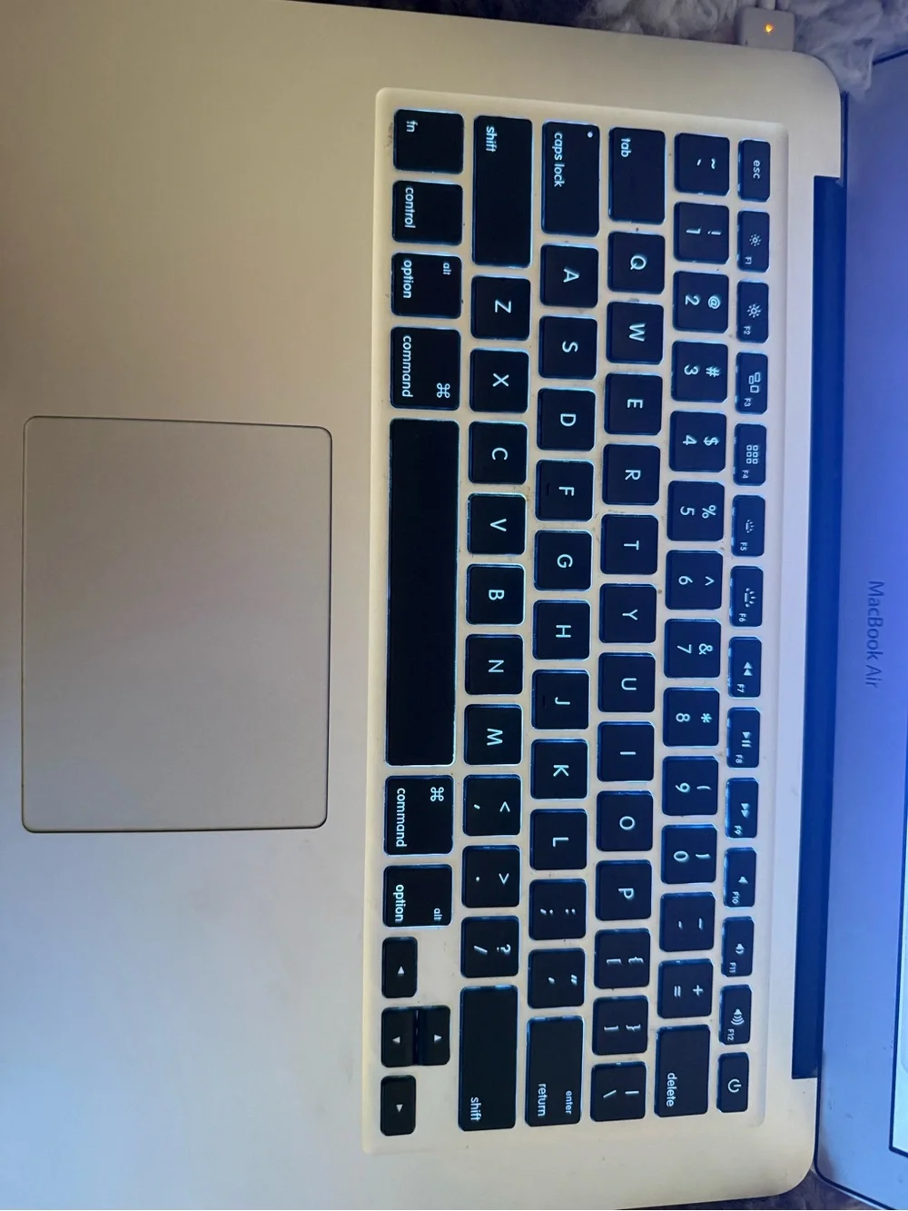 Apple MacBook Air 13” Early 2015 Laptop w/ Charger – Works Well